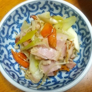 ベーコンと野菜の炒め物